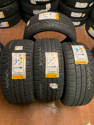 Pirelli invernali 235 - /35, r19